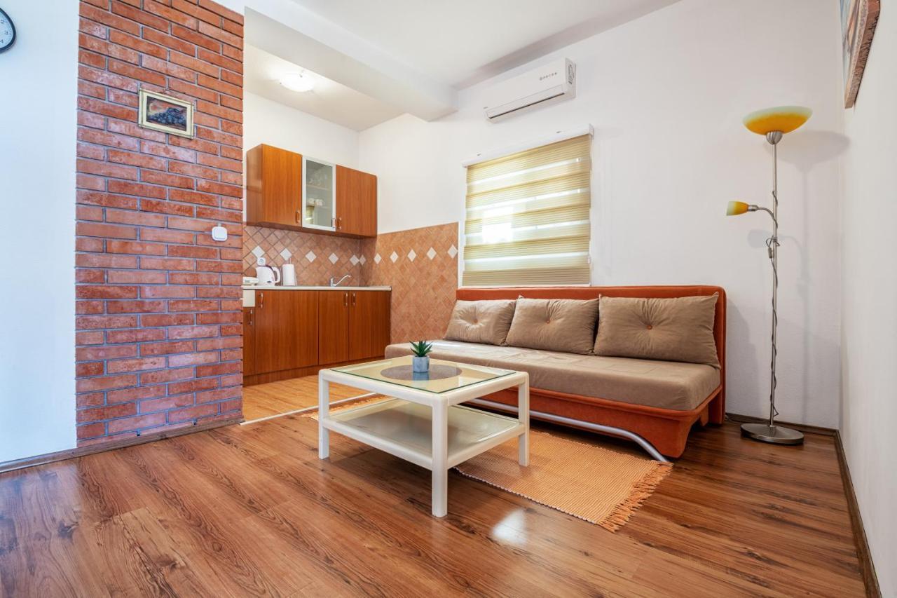 Apartments Leona Neum Extérieur photo