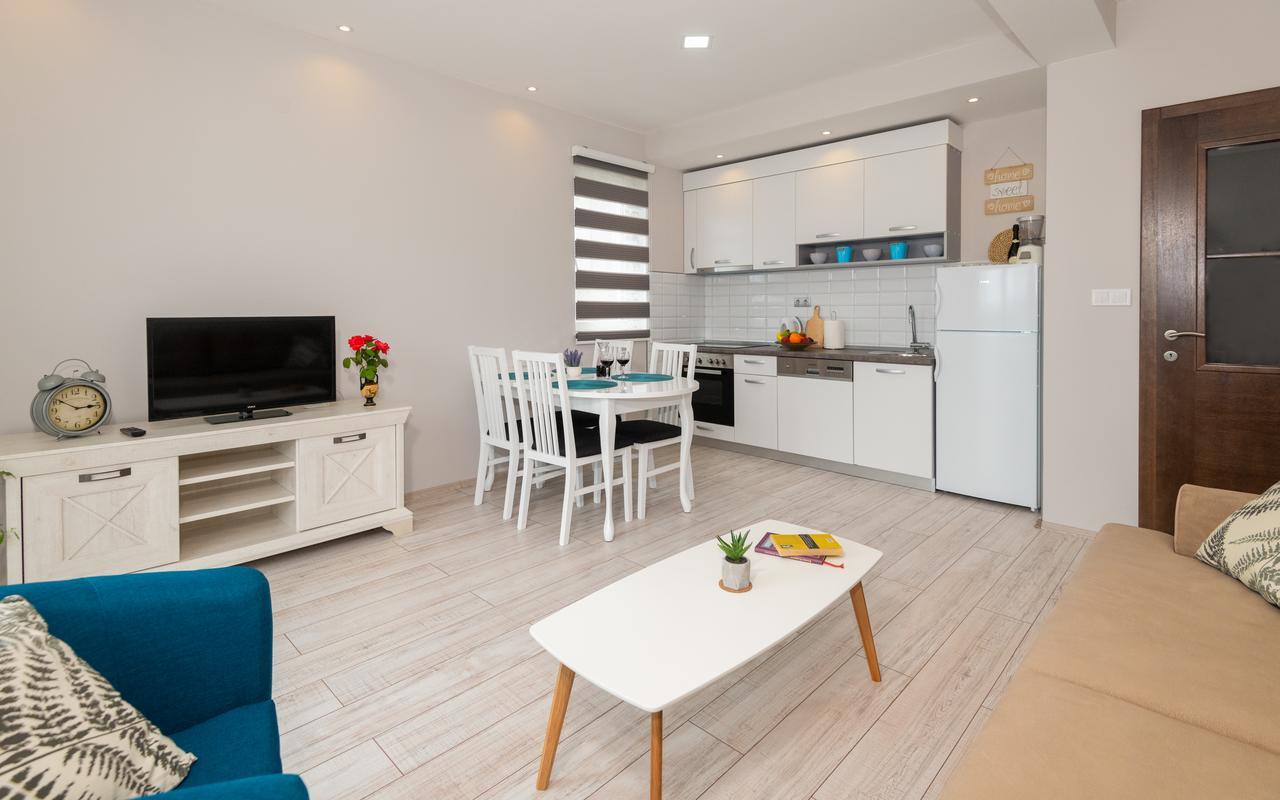 Apartments Leona Neum Extérieur photo