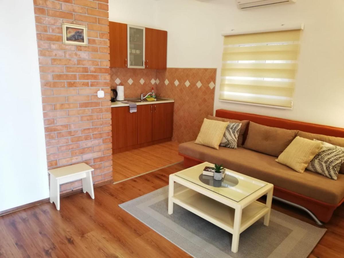Apartments Leona Neum Extérieur photo
